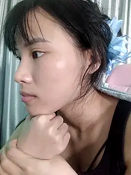 Snapshot of Ly-ny chatting on 10-25-25, 06:10 Ly-ny online show from 10-25-25, 06:10