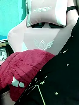 Snapshot of Ly-ny chatting on 11-16-25, 06:46 Ly-ny online show from 11-16-25, 06:46