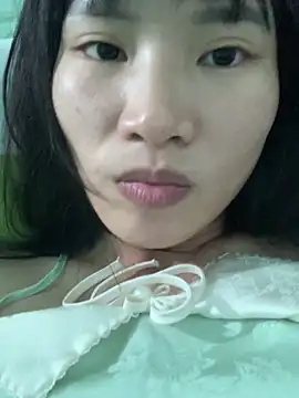 Snapshot of Ly-ny chatting on 11-26-25, 05:52 Ly-ny online show from 11-26-25, 05:52