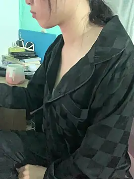 Snapshot of Ly-ny chatting on 02-27-26, 01:33 Ly-ny online show from 02-27-26, 01:33