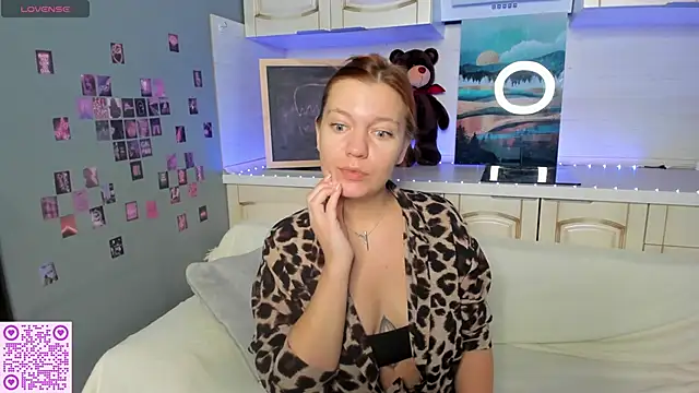 Snapshot of BattyBaker chatting on 09-29-25, 02:38 BattyBaker online show from 09-29-25, 02:38