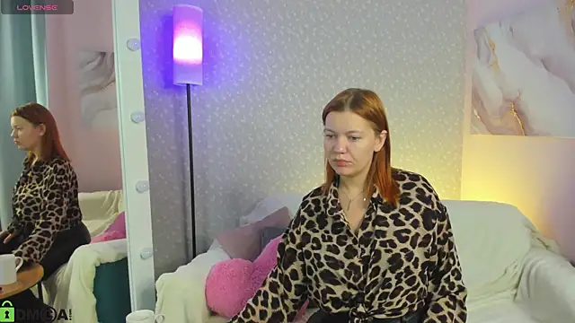 Snapshot of BattyBaker chatting on 10-12-25, 02:10 BattyBaker online show from 10-12-25, 02:10