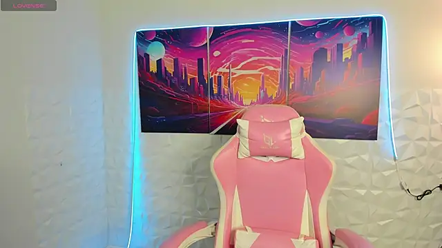 Snapshot of BattyBaker chatting on 10-18-25, 02:14 BattyBaker online show from 10-18-25, 02:14