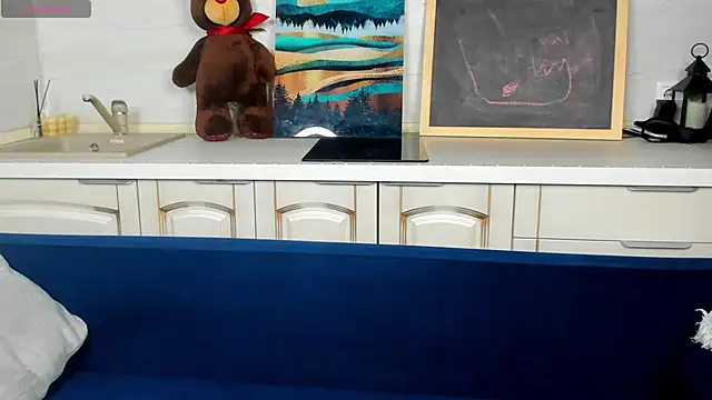 Snapshot of BattyBaker chatting on 10-31-25, 02:23 BattyBaker online show from 10-31-25, 02:23