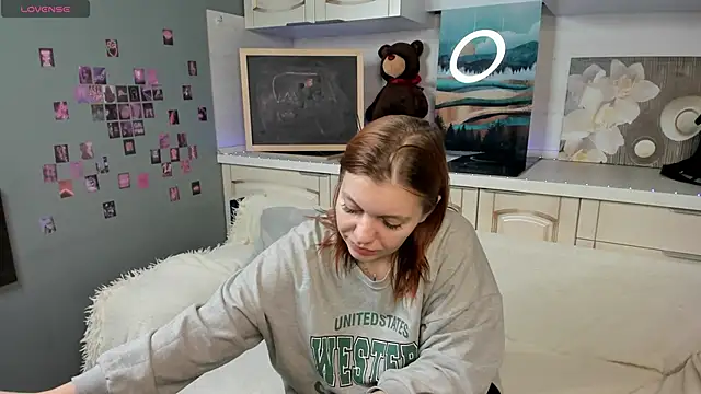 Snapshot of BattyBaker chatting on 11-10-25, 03:27 BattyBaker online show from 11-10-25, 03:27