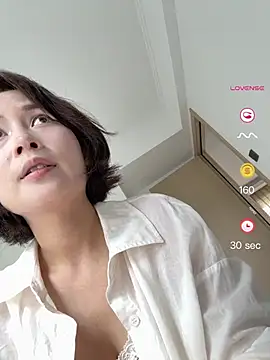 A girla online show from 06-03-26, 07:11
