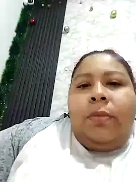 andrealopez1607  online show from 11-28-25, 05:21