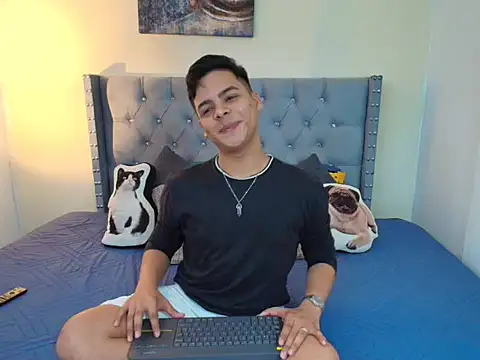 stewart mateo  online show from 10-10-25, 01:59