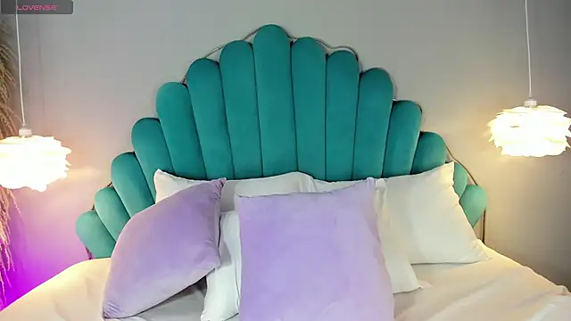 Snapshot of AlassiaHocthner chatting on 02-11-26, 11:48 AlassiaHocthner online show from 02-11-26, 11:48