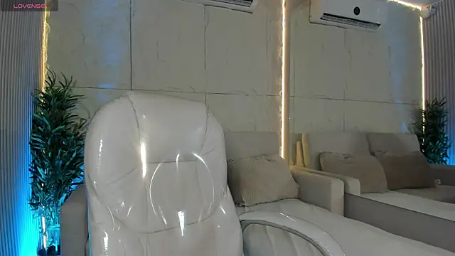 Snapshot of AlassiaHocthner chatting on 03-07-26, 11:51 AlassiaHocthner online show from 03-07-26, 11:51