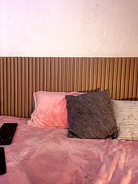 Alisha Olsen  online show from 10-08-25, 05:16