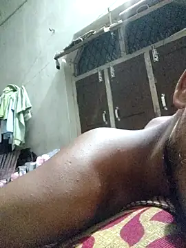 Snapshot of yours_boyyy chatting on 09-18-25, 04:53 yours boyyy online show from 09-18-25, 04:53
