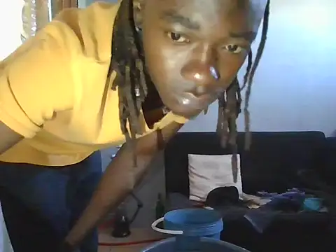 Snapshot of Nykho17 chatting on 10-22-25, 08:14 Nykho17 online show from 10-22-25, 08:14