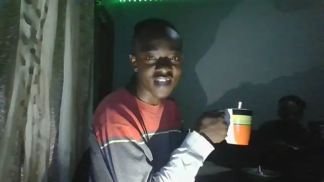 Snapshot of Nykho17 chatting on 11-03-25, 07:48 Nykho17 online show from 11-03-25, 07:48