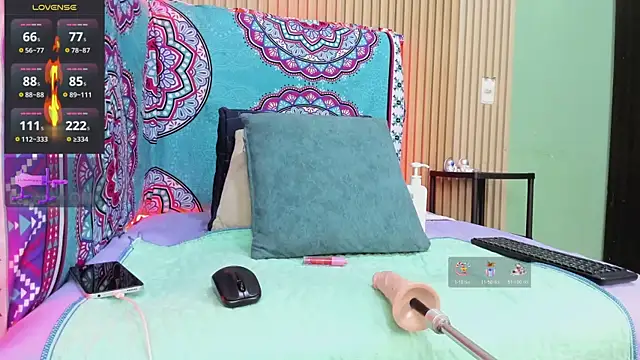 Snapshot of EvelynFoxx- chatting on 01-12-26, 07:19 EvelynFoxx- online show from 01-12-26, 07:19