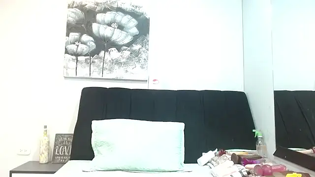 DonnaJoness online show from 11-17-25, 07:52