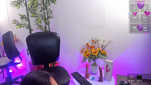 Snapshot of KendallJay chatting on 09-19-25, 09:15 KendallJay online show from 09-19-25, 09:15