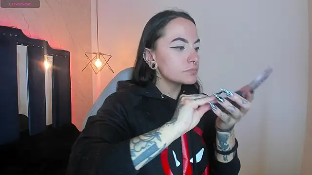 Zami Escobar of online show from 09-30-25, 07:30