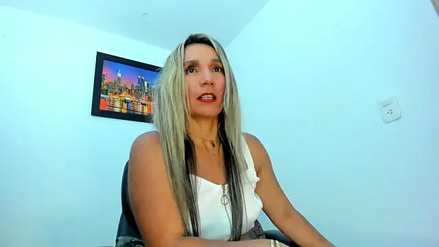 Ms lunaRose online show from 10-18-25, 02:58