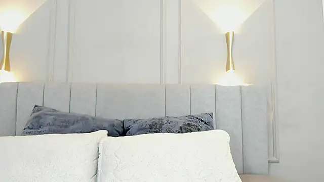 victoria bourne online show from 10-13-25, 07:03