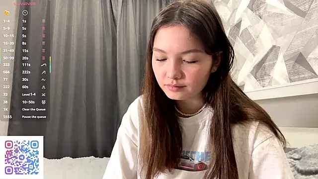 KiraVelvet online show from 11-15-25, 07:10