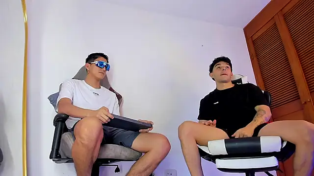 sotooliver3 online show from 03-26-26, 08:14