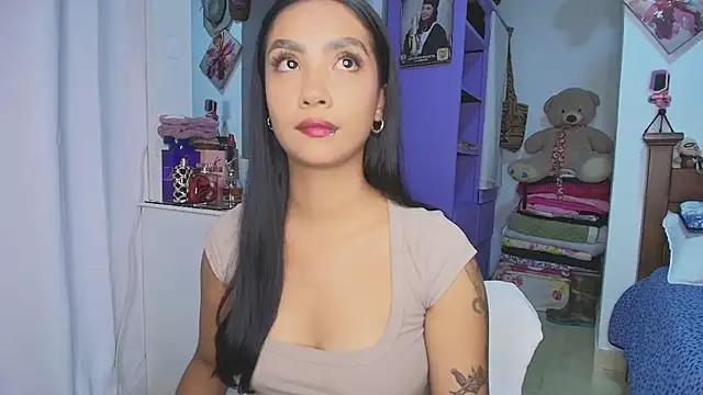 mia yireth online show from 11-12-25, 12:55