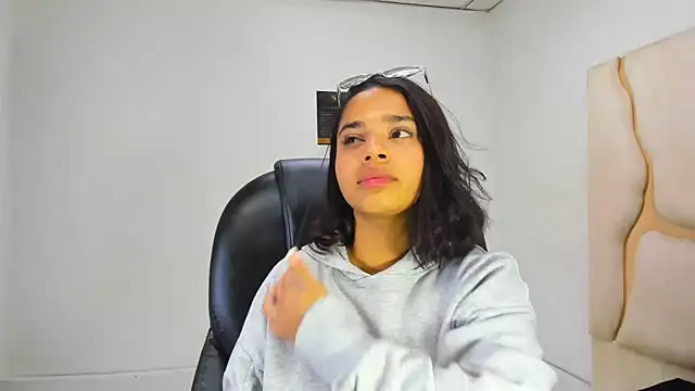 ScarletDoll online show from 10-28-25, 03:32