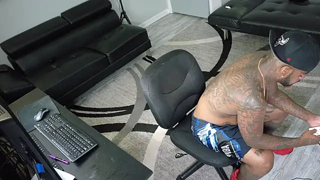 Snapshot of SLANGONDEMHOES chatting on 09-15-25, 03:45 SLANGONDEMHOES online show from 09-15-25, 03:45
