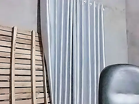 Snapshot of Siglemom_sexy chatting on 10-24-25, 08:27 Siglemom sexy online show from 10-24-25, 08:27