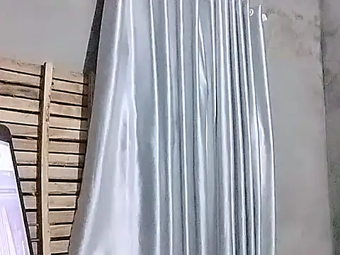 Snapshot of Siglemom_sexy chatting on 11-04-25, 06:07 Siglemom sexy online show from 11-04-25, 06:07