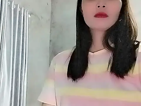 Snapshot of Siglemom_sexy chatting on 11-17-25, 08:20 Siglemom sexy online show from 11-17-25, 08:20