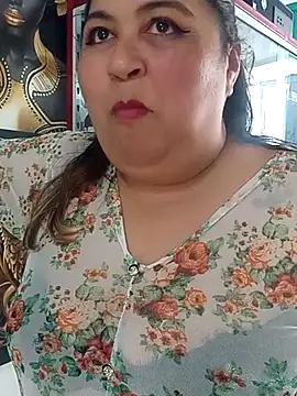 Snapshot of curvy_diva_ chatting on 09-13-25, 02:06 curvy diva online show from 09-13-25, 02:06