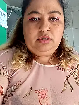 Snapshot of curvy_diva_ chatting on 09-19-25, 01:12 curvy diva online show from 09-19-25, 01:12