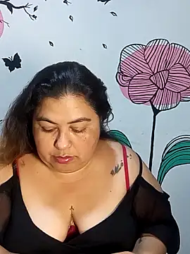 curvy diva  online show from 10-08-25, 09:29