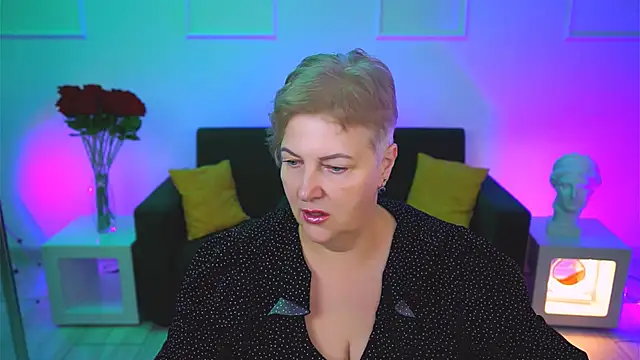 Snapshot of MaryMogan chatting on 11-10-25, 04:22 MaryMogan online show from 11-10-25, 04:22