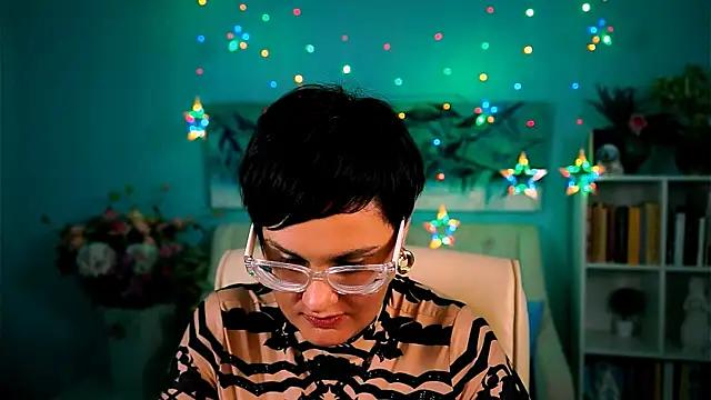 LauraDavidsons online show from 10-29-25, 05:47