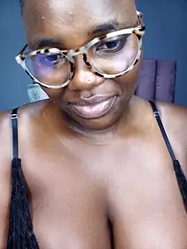 TheSpiceyQueen online show from 11-24-25, 10:26
