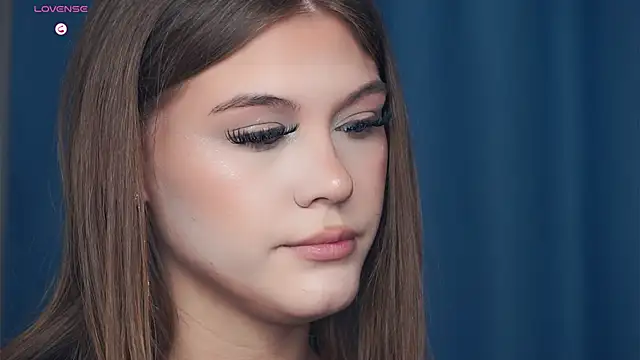 LilyHeupel online show from 09-29-25, 06:40