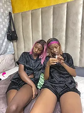 SexyPetitex25 online show from 03-29-26, 07:47