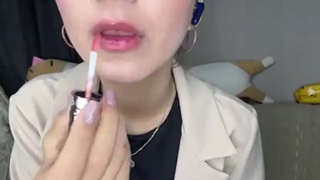 TAG MIGGI online show from 10-16-25, 02:07