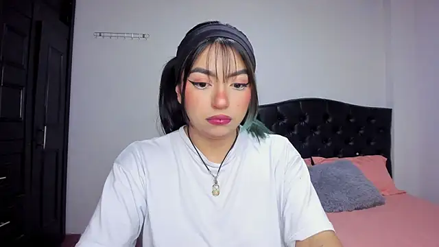 Snapshot of sammy_bunny1 chatting on 10-14-25, 05:41 sammy bunny1 online show from 10-14-25, 05:41