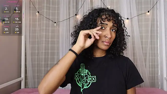 Snapshot of lynx_sun chatting on 09-30-25, 07:30 lynx sun online show from 09-30-25, 07:30