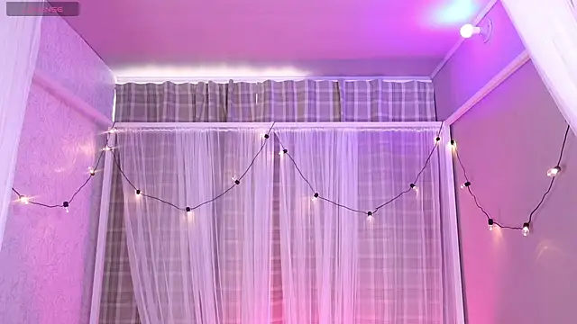 Snapshot of lynx_sun chatting on 10-22-25, 05:02 lynx sun online show from 10-22-25, 05:02