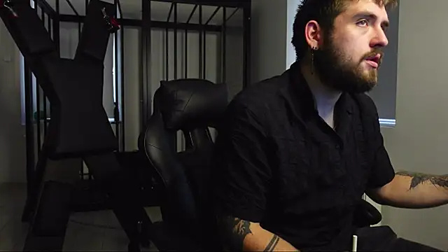 Mike Platano online show from 10-18-25, 02:40