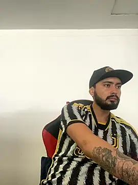 cristopher wallacee online show from 10-06-25, 08:39