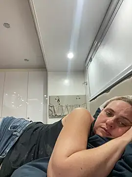 Snapshot of TheSilentCrown chatting on 02-21-26, 02:45 TheSilentCrown online show from 02-21-26, 02:45