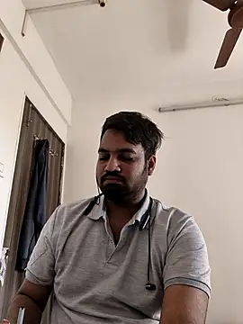 Snapshot of vinay_smalldick chatting on 11-14-25, 04:00 vinay smalldick online show from 11-14-25, 04:00