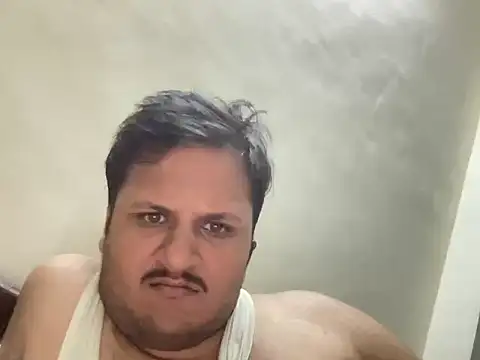 Snapshot of chiikuloveu chatting on 11-08-25, 09:20 chiikuloveu online show from 11-08-25, 09:20