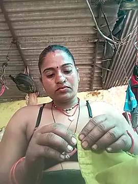 Hansini Gowda online show from 10-15-25, 05:18